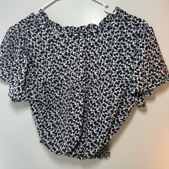 Monteau Black and White Ruched Blouse - Picture 5 of 6